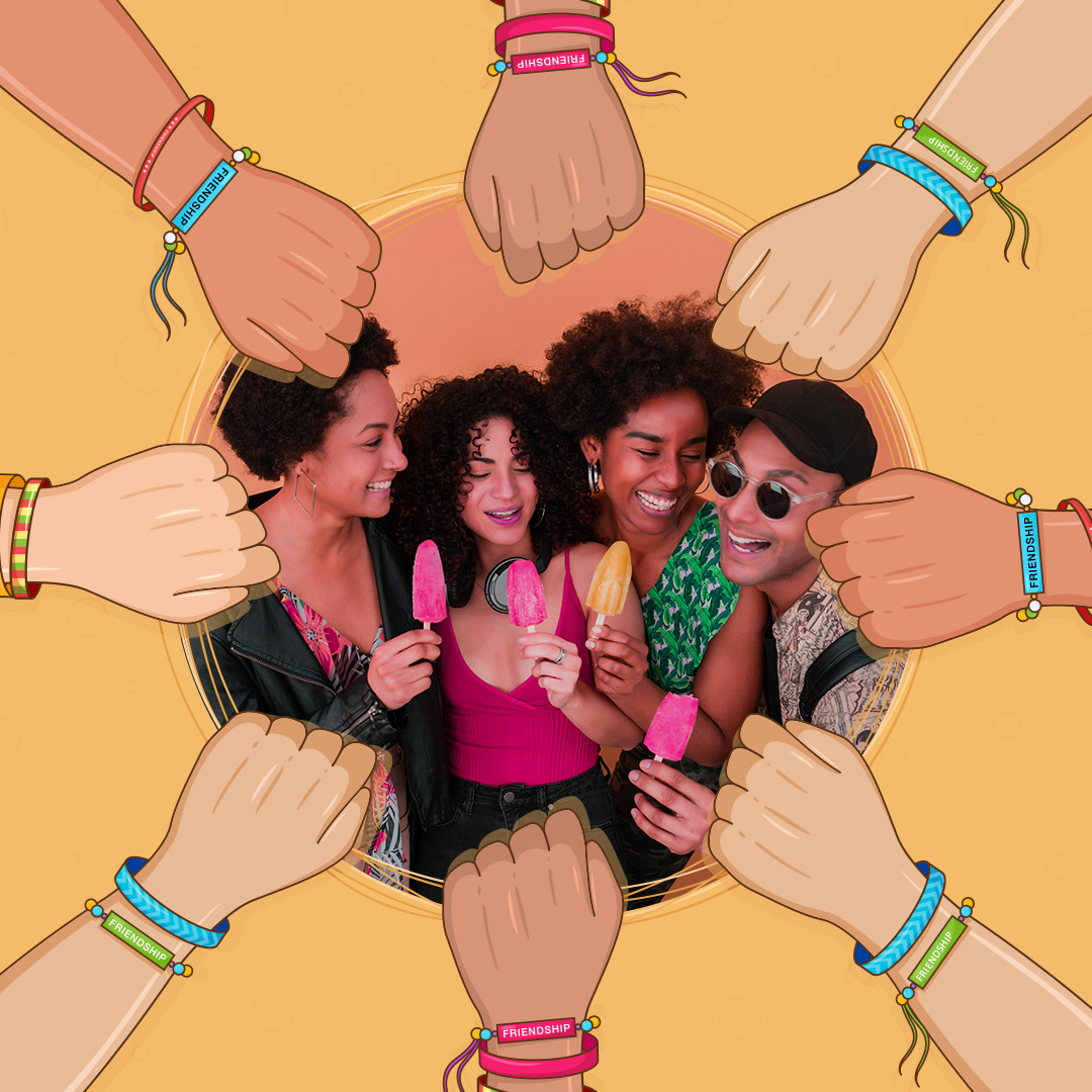 People holding hands🤝💝